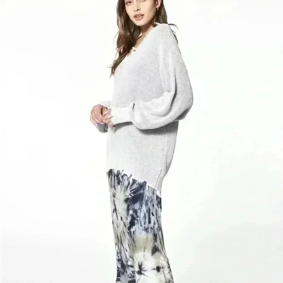 Young Fabulous & Broke Run Away Sweater Size S/M 100% cotton - Picture 2 of 10